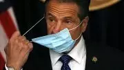 andrew cuomo struggles to take off his face mask